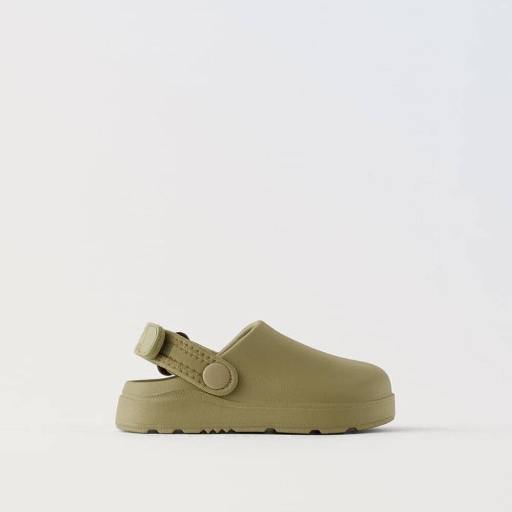 Rubberized Clogs, size 7 (5.6 inches) from Zara